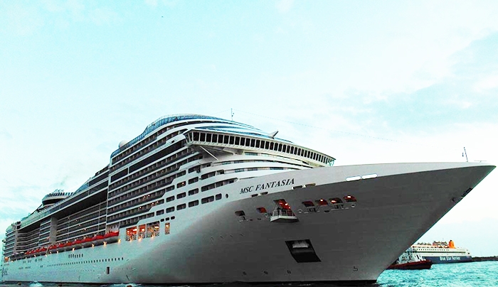 Υποδοχή του MSC Fantasia, του πρώτου κρουζιερόπλοιου που έκανε “ποδαρικό” το 2015