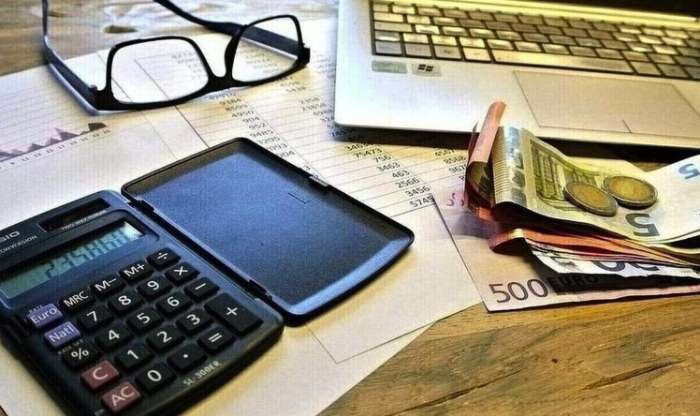 Ελεύθεροι επαγγελματίες: Πώς θα βγουν στη σύνταξη με οφειλές στον ΕΦΚΑ