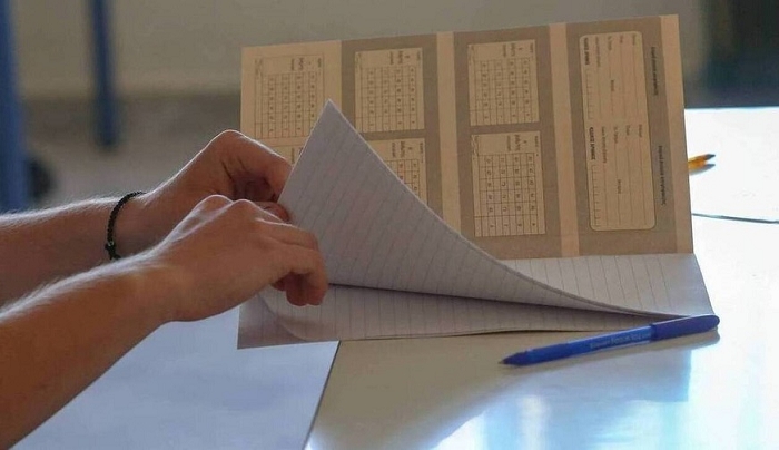 Πανελλαδικές: Οι πρώτες εκτιμήσεις για τις βάσεις – Τι φέρνει ο «κόφτης» της Ελάχιστης Βάσης Εισαγωγής