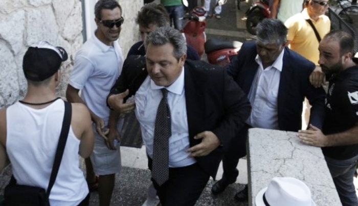 Ο Πανούσης αδειάζει Καμμένο για τα... αυγά στην Κω