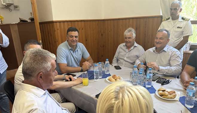 Γιάννης Παππάς: Τα θέματα που συζητήθηκαν στη Λέρο με τον υπουργό Ναυτιλίας