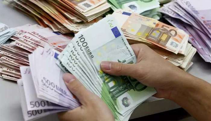 Πάνω από τα 800 ευρώ ο κατώτατος μισθός