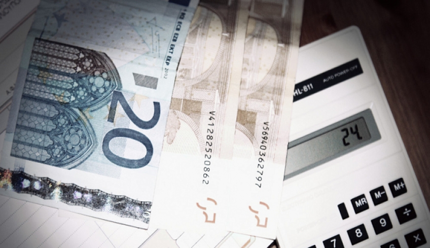Σύνταξη πριν από τα 62 από ΟΑΕΕ και ΕΤΑΑ με εξαγορά έως 5 έτη – Τα «παράθυρα» για μητέρες [πίνακες &amp; παραδείγματα]