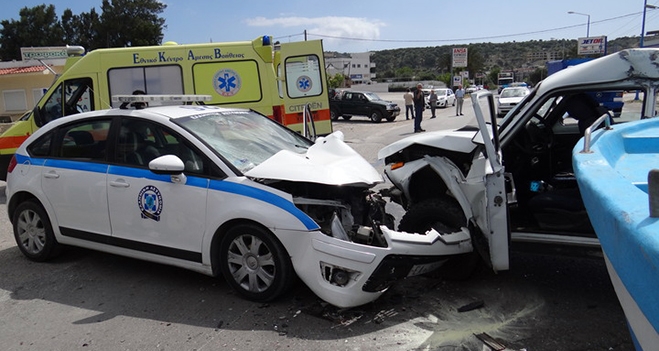 Βίντεο και φωτογραφίες απο το συγκλονιστικό ατύχημα με περιπολικό της αστυνομίας στη Ρόδο