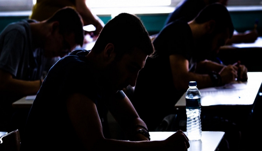 Σχολεία: Ανακάλεσε η Μακρή τις δηλώσεις για πρόστιμο σε μαθητές που δεν τηρούν μέτρα