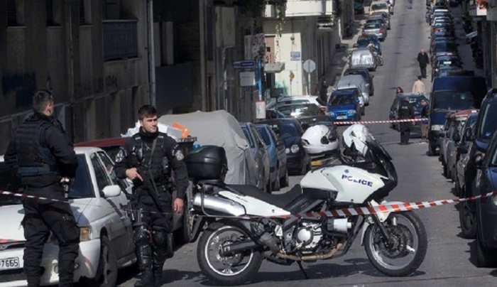 Πανικός στο κέντρο του Αγρινίου - Ανήλικος πήγε να πετάξει 10 μηνών βρέφος από το μπαλκόνι
