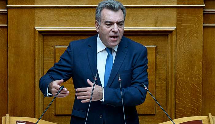 ΜΑΝΟΣ ΚΟΝΣΟΛΑΣ: «Παραχωρούνται τρία ακίνητα του δημοσίου στον Δήμο Αγαθονησίου προκειμένου να κατασκευαστούν κατοικίες που θα στεγάσουν εκπαιδευτικούς και γιατρούς που υπηρετούν στο νησί»