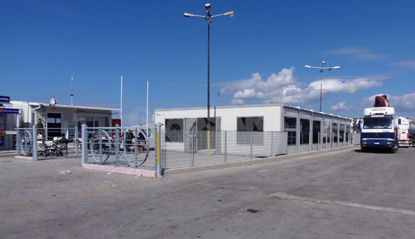 ΑΝΑΓΝΩΣΤΗΣ: Καθόμασταν μέσα στην βροχή μούσκεμα σε ένα λιμάνι πλημμυρισμένο από τα νερά