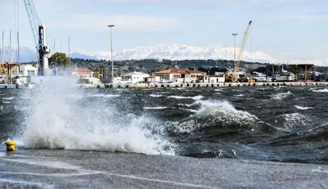 Καιρός σήμερα: Θυελλώδεις άνεμοι σε Κυκλάδες, Κρήτη, Δωδεκάνησα και ανατολικό Αιγαίο – Έως 36 βαθμούς η θερμοκρασία