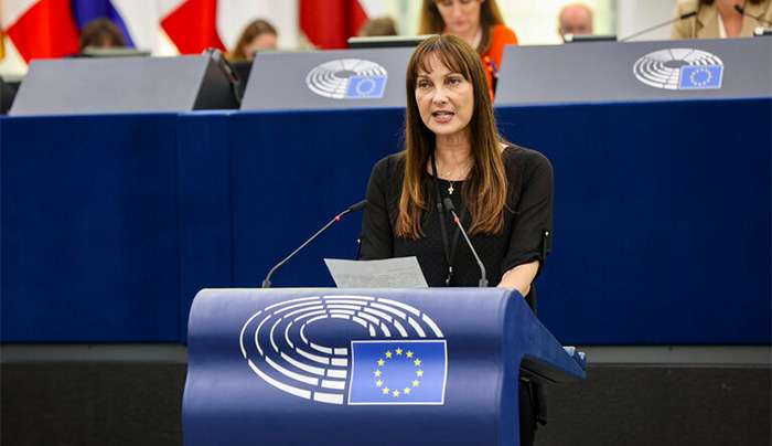 Κουντουρά προς Κομισιόν: Πάρτε τώρα μέτρα και επιβάλλετε κυρώσεις για τα deepfakes σεξουαλικού περιεχομένου σε βάρος γυναικών και παιδιών στα μέσα κοινωνικής δικτύωσης