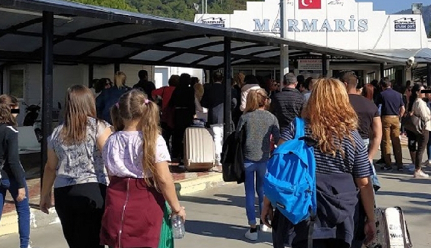Κατά εκατοντάδες μεταβαίνουν στη Μαρμαρίδα οι Δωδ/νήσιοι για να κάνουν τα ψώνια τους!!!