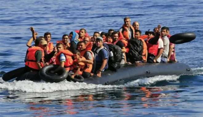 Έρχεται το "βραχιολάκι" και στους παράνομους μετανάστες - Τι σχεδιάζουν Φλωρίδης, Χρυσοχοΐδης και Πλεύρης