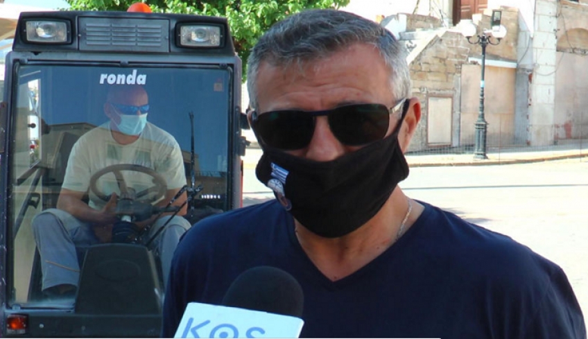 Σε πεζόδρομους, πλατείες και ποδηλατοδρόμους, το σάρωθρο-σκούπα της Υπηρεσίας Καθαριότητας