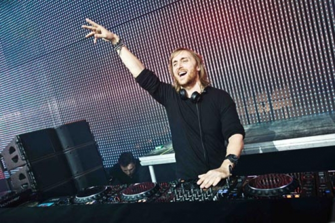 Δείτε τι έπαθε ο David Guetta σε μια Live Performance!