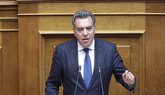 ΜΑΝΟΣ ΚΟΝΣΟΛΑΣ: «Να προχωρήσει η διαδικασία αναγνώρισης δημοτικών οδών στα θεωρούμενα ‘’τυφλά’’ οικόπεδα κάτω των 4 στρεμμάτων - Να δοθεί λύση στο πρόβλημα της απαξίωσης της περιουσίας χιλιάδων πολιτών»