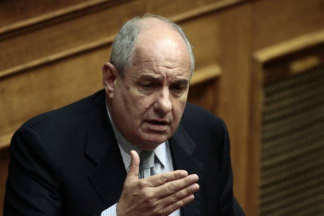 Τέρενς Κουίκ: Παλιμπαιδισμός της συγκυβέρνησης που παίζει τη "Κολοκυθιά" με τον αριθμό των δόσεων του ΕΝΦΙΑ