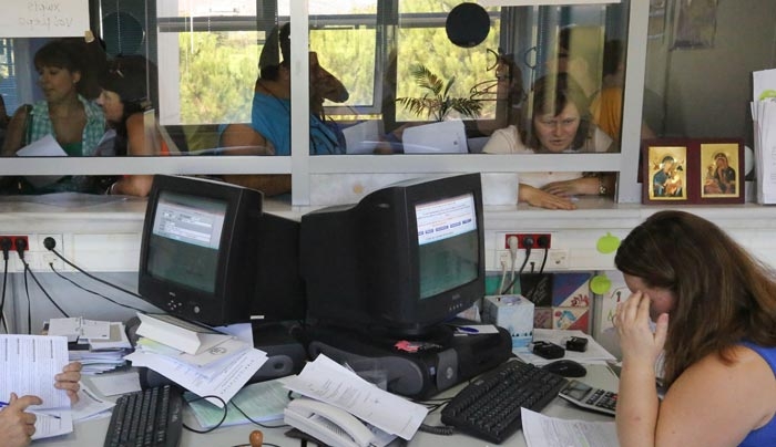 «Παγίδες» της εφορίας σε ΙΧ και ακίνητα για έξτρα φόρους