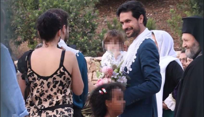 Ορφέας Αυγουστίδης - Γεωργία Κρασσά: Η ώρα που ντύνουν τον γαμπρό και το "δώρο" της Μαρίας Τζομπανάκη [Εικόνες-Βίντεο]
