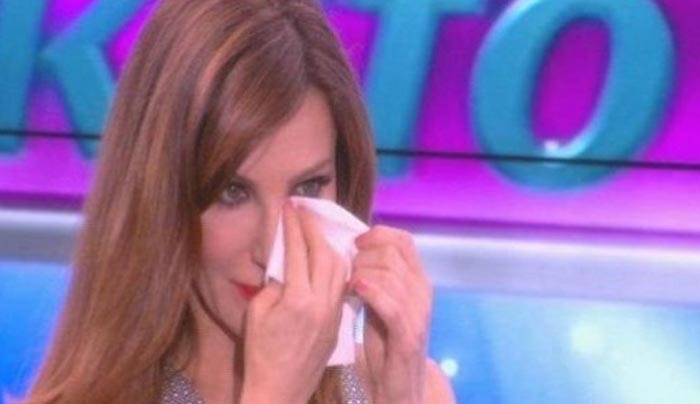 Κλάματα και συγκίνηση για Βίκυ Χατζηβασιλείου: Γιατί λύγισε στο «Πάμε Πακέτο» [video]
