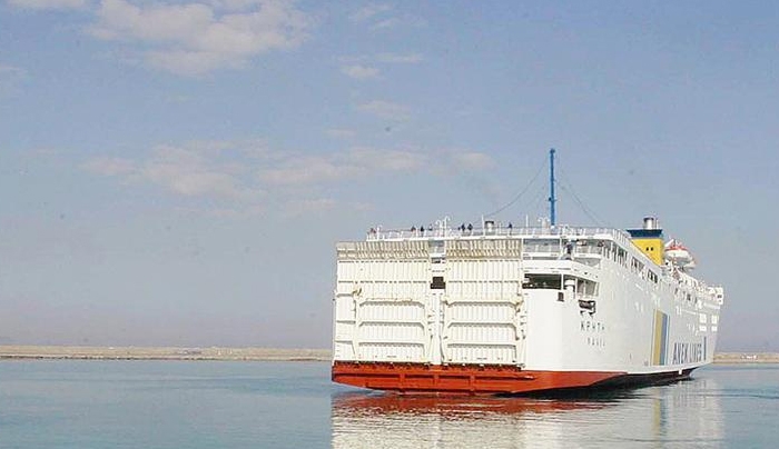 Πλώρη για μακρινές θάλασσες βάζουν οι Ελληνες ακτοπλόοι