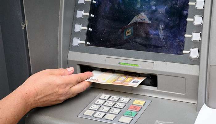 Έρχεται μπαράζ πληρωμών τον Ιανουάριο 2025: Οι ημερομηνίες για συντάξεις και επιδόματα