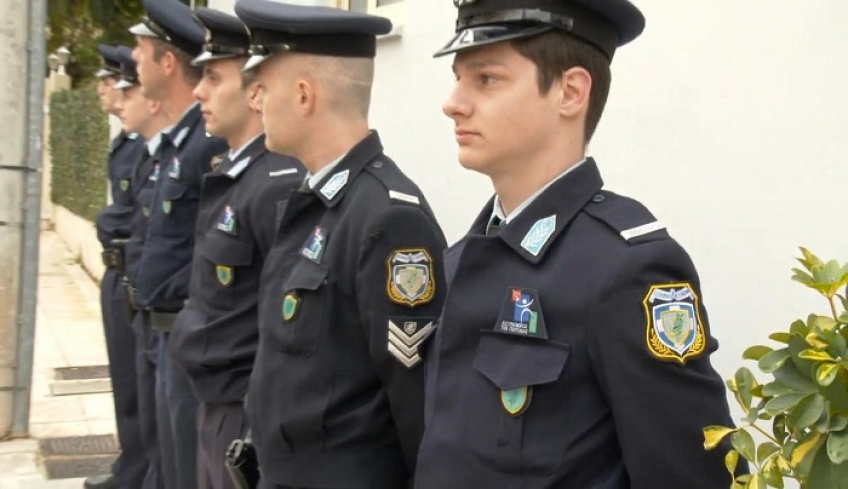 Μόνο με πανελλαδικές εξετάσεις οι προσλήψεις 1.500 αστυνομικών