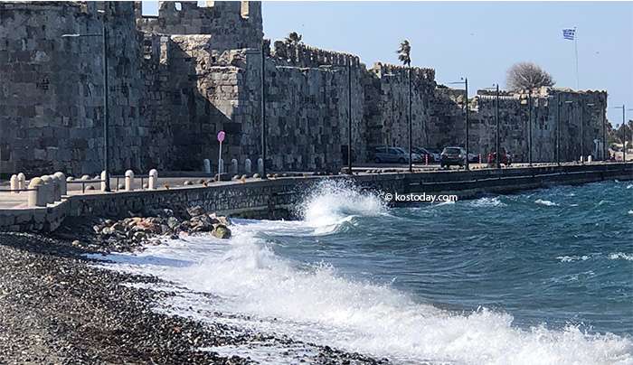 Καιρός σήμερα: Η θερμοκρασία, σε υψηλά για την εποχή επίπεδα, θα φτάσει τους 18 με 21 και τοπικά στα ηπειρωτικά τους 22 βαθμούς Κελσίου.
