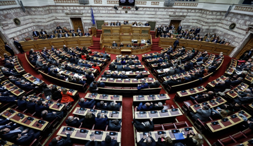 Αυτή είναι η τροπολογία για το έξτρα επίδομα των 200 ευρώ και του επιδόματος παιδιού - Ποιοι τα δικαιούνται, πότε καταβάλλονται