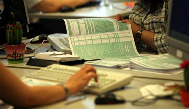 Φορολογικές δηλώσεις: Καμία παράταση λέει το Υπουργείο Οικονομικών