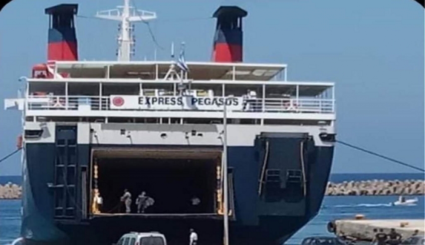 Προσέκρουσε σε βραχονησίδα το «Express Πήγασος» έξω από την Κάσο