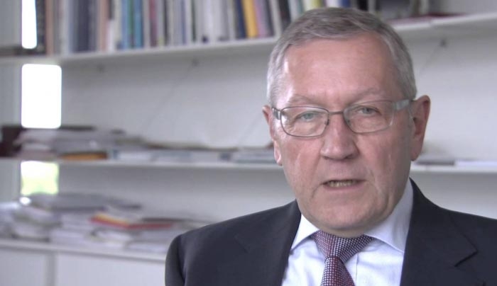 «Βόμβα» Ρέγκλινγκ: Αντίθετος ο ESM στη μείωση των επιτοκίων δανεισμού της Ελλάδας