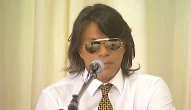 Ψινάκης: «Άφησε» του δημοτικούς υπαλλήλους και έπιασε στο στόμα του την… (Video)