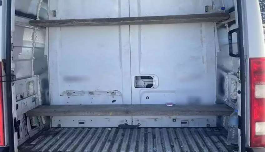 Στα χέρια της Αστυνομίας μια 23χρονη και ενας 19χρονος που μετέφεραν αλλοδαπούς σε κρύπτες φορτηγών - Πώς εντοπίστηκαν