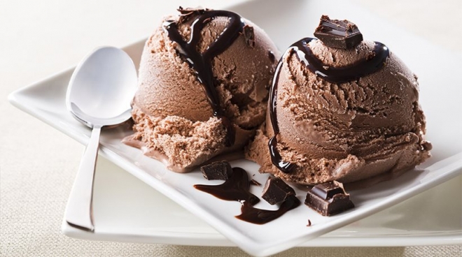 Frozen yogurt με σοκολάτα του Δημήτρη Σκαρμούτσου