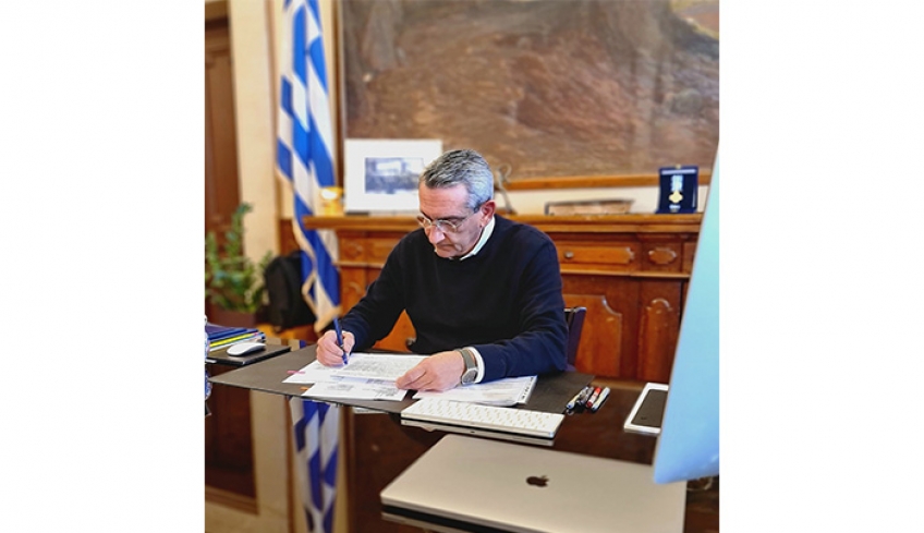 Ξεκινά η τριετής συντήρηση του οδικού δικτύου Σύμης, ύψους 0,5 εκατ. ευρώ – Υπεγράφη η εργολαβική σύμβαση