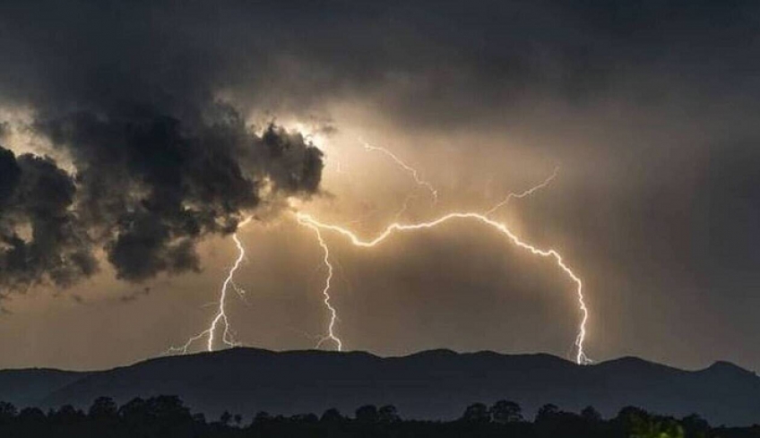Σφοδρή κακοκαιρία προ των πυλών: Καταιγίδες, χαλάζι και θυελλώδεις άνεμοι