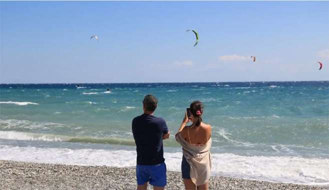 Καιρός σήμερα: Με ζέστη κάνει ποδαρικό ο Σεπτέμβριος