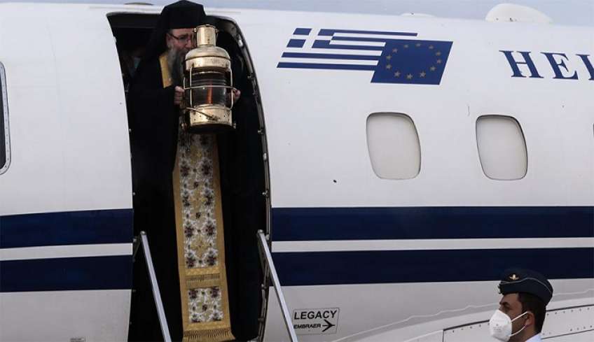 Άγιο Φως: Πότε θα φτάσει από τα Ιεροσόλυμα στην Αθήνα και στην υπόλοιπη Ελλάδα, από την AEGEAN