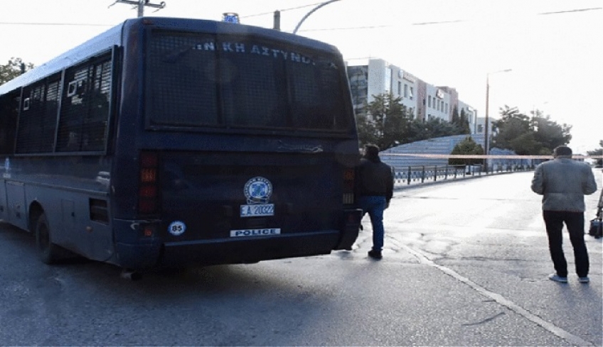 Χειροβομβίδα στο ρωσικό προξενείο – Τι βλέπουν οι Αρχές