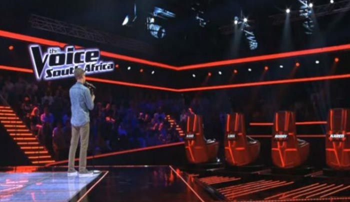 Ένας τυφλός ανέβηκε στη σκηνή - Όταν άνοιξε το στόμα του όλοι έβαλαν τα κλάματα! (Βίντεο)