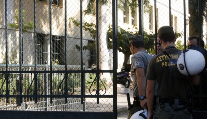 Ελεγχόμενη έκρηξη σε ύποπτο αντικείμενο στα δικαστήρια της Ευελπίδων – Ομοίωμα βόμβας με… μήνυμα για τη Μακεδονία