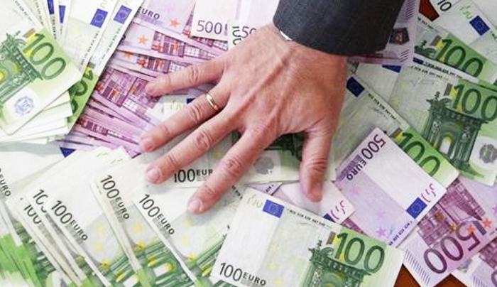 Δέσμευση καταθέσεων για 415 γιατρούς