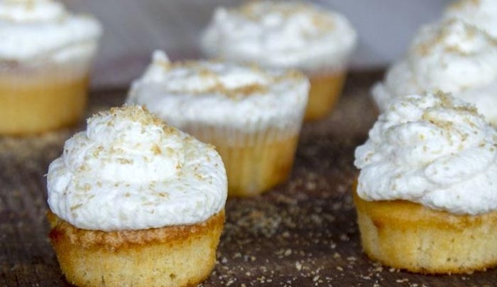 Cupcakes με λεμόνι και καρύδα