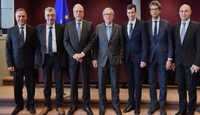 Ευχαριστήρια επιστολή στον Γιουνκέρ από τους δημάρχους των 5 νησιών που πλήττονται από το μεταναστευτικό