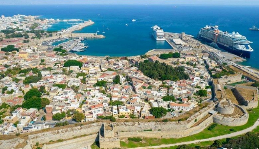 Ρόδος: «Σπάει τα κοντέρ» με 868.195 τουρίστες στο 8μηνο - Κρατήσεις και το Νοέμβριο