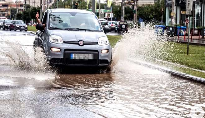 Καιρός σήμερα: Τοπικές βροχές και καταιγίδες – Η θερμοκρασία θα φτάσει έως τους 34 βαθμούς