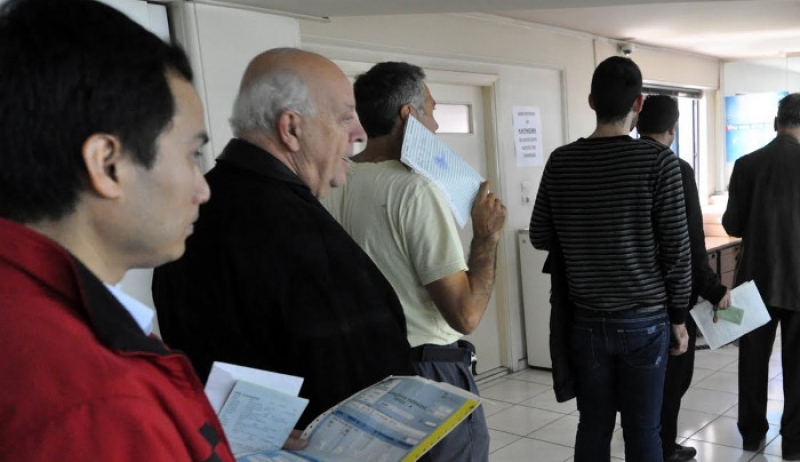 Παγίδα φόρου και για εισοδήματα κάτω των 5.700 ευρώ