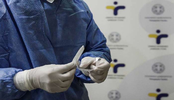 Κορωνοϊός: 15.498 νέα κρούσματα σήμερα, 13 θάνατοι και 97 διασωληνωμένοι