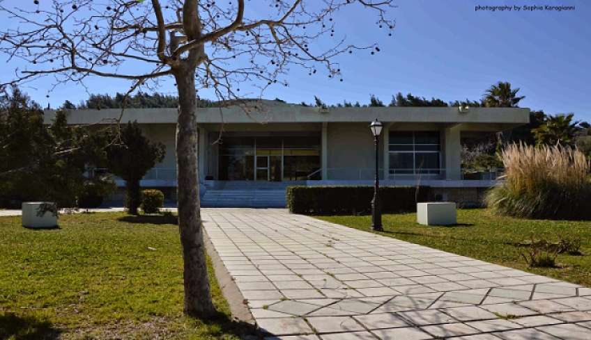 Μια σειρά αντιγράφων Ιπποκρατικών Χειρουργικών Εργαλείων στο Διεθνές Ιπποκράτειο Ίδρυμα της Κω από την οικογένεια του εκλιπόντος Αντωνίου Καρδούλια