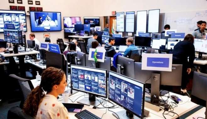 Οι κολοσσοί των ΜΜΕ στρέφονται στα social media